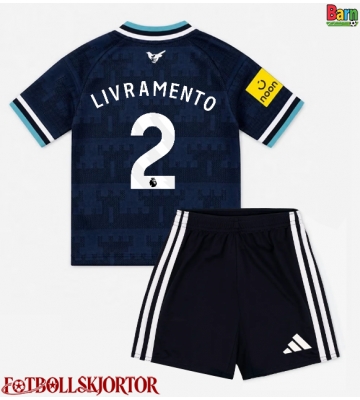 Newcastle United Tino Livramento #2 Borta Kläder Barn 2026-27 Kortärmad (+ Korta byxor)